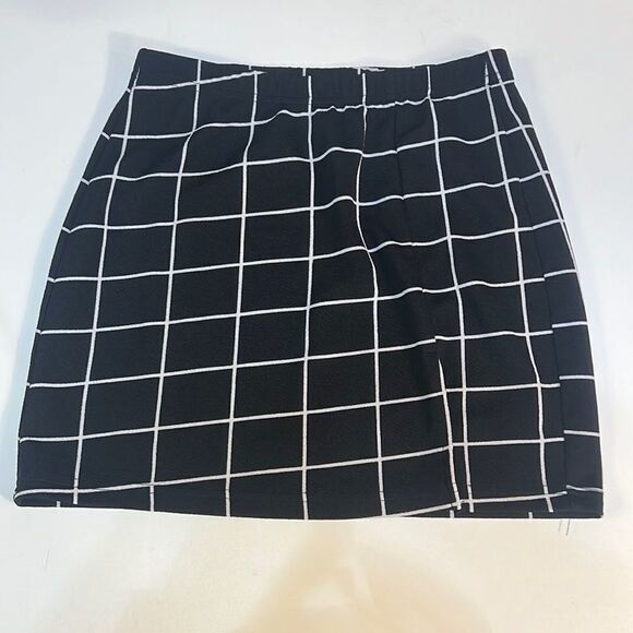 ‎SHEIN mini skirt black and white size-small - Picture 1 of 7